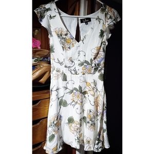 Lulus NWT floral dress NEVER WORN size S